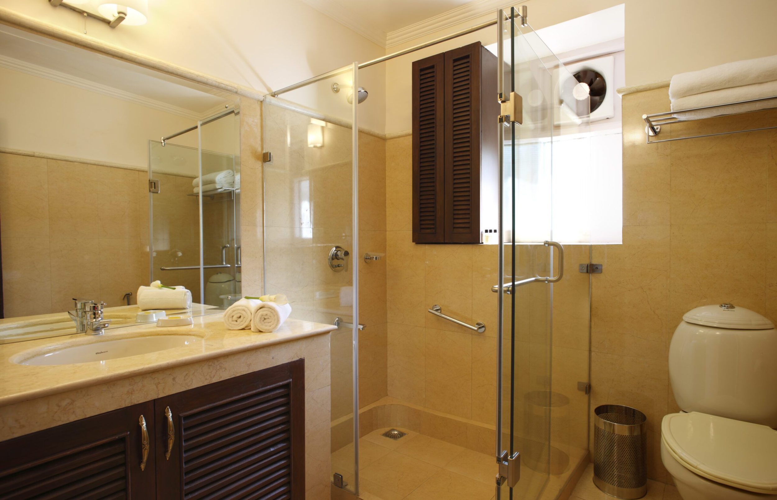 Deluxe Room Washroom 2