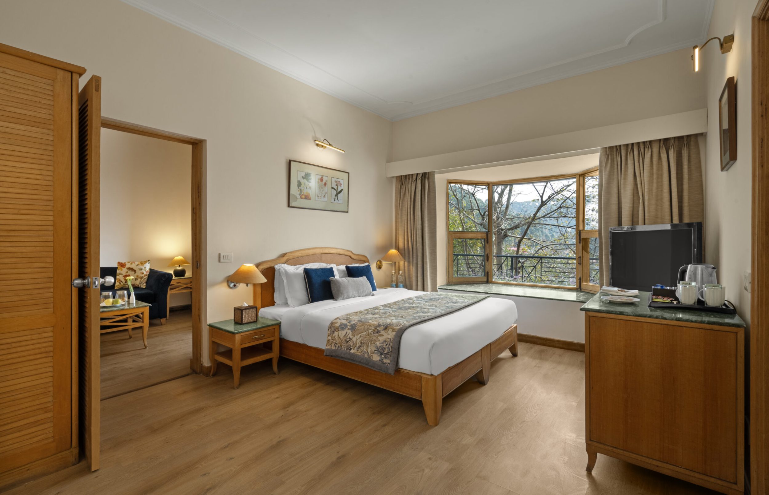 Superior Cottage Hill View 1