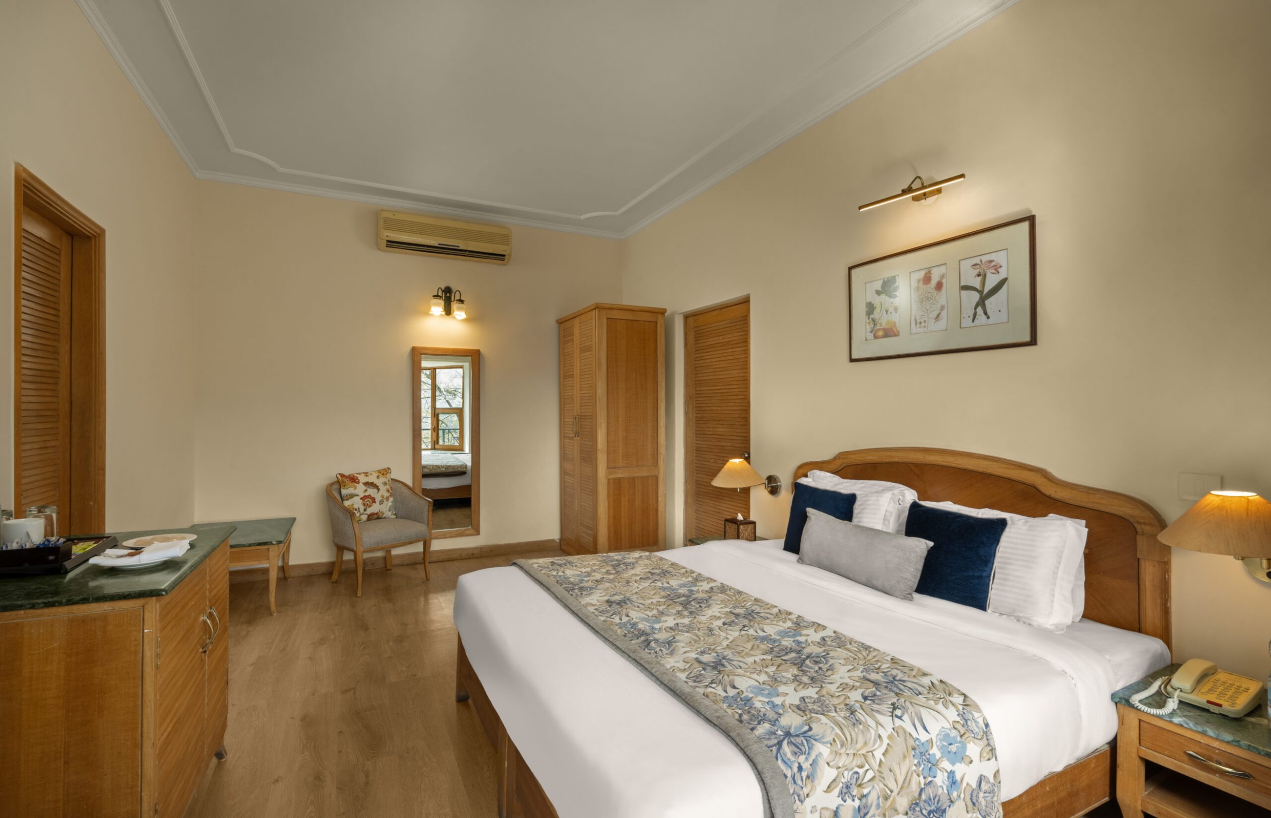 Superior Cottage Hill View 2